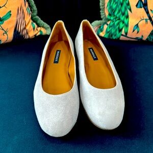 Margaux Womens Classic Ballet Flats Slate Gray Suede Size 39.5 9.5 Double Narrow